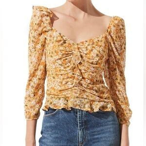 ASTR Ruched Sleeve Sweetheart Top Mustard
Orange Ditsy Floral Print REVOLVE